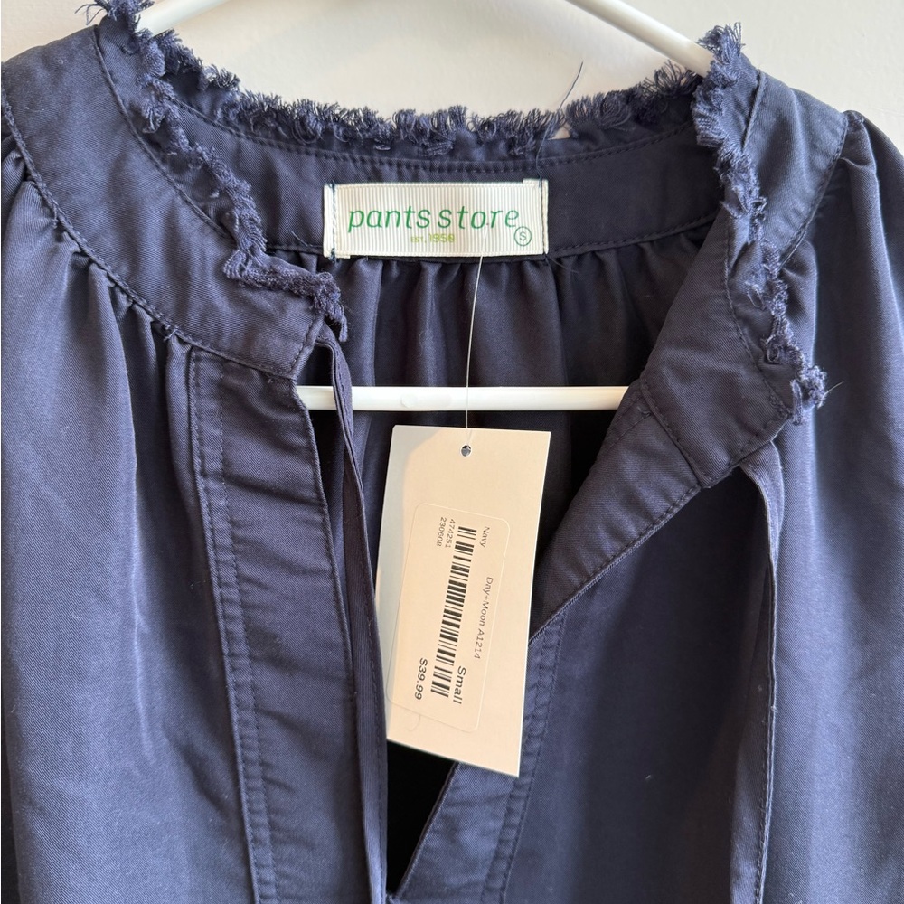 Pants Store Blouse - Picture 2 of 3